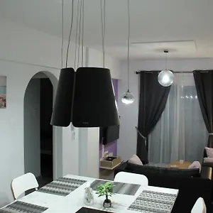 beautiful-apartment-near-beach-in-larnaca.larnacahotels.org/